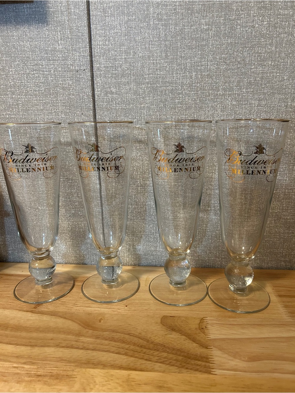 Budweiser Clear Pilsner Glasses with Gold Accents (Set of 4)